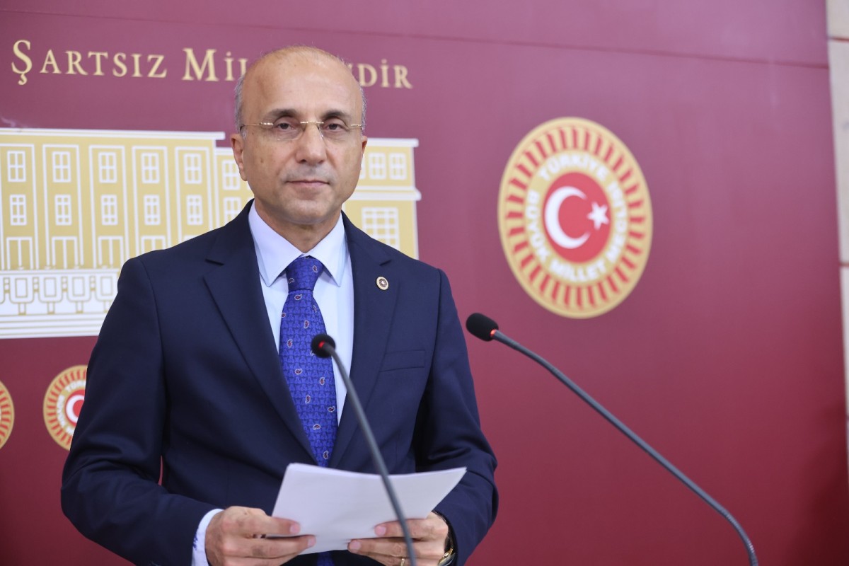 CHP’Lİ AŞKIN GENÇ’TEN KIZILAY KAYSERİ BAŞKANI’NA SERT TEPKİ