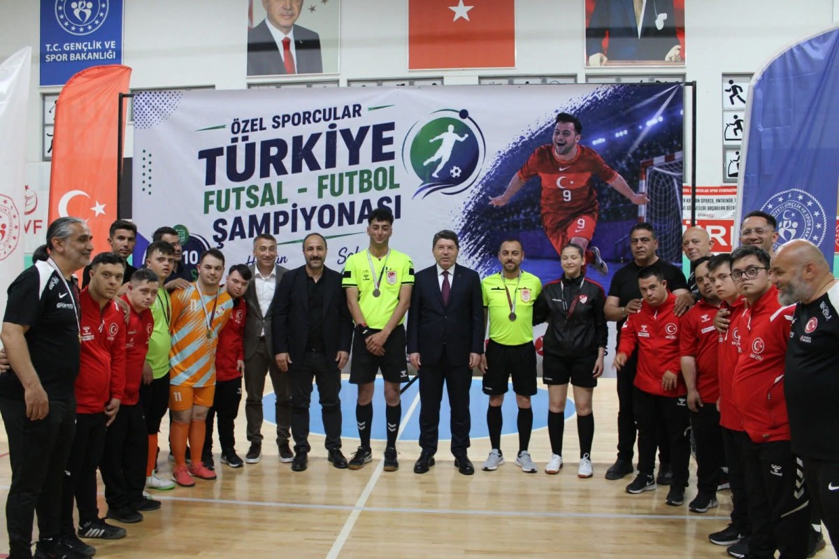 KOCASİNAN BELEDİYESPOR DOWN FUTBOL TAKIMI TÜRKİYE ŞAMPİYONU OLDU