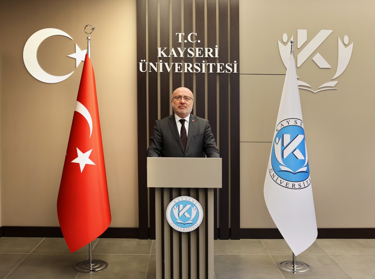 KAYÜ REKTÖRÜ KARAMUSTAFA'DAN 19 MAYIS MESAJl
