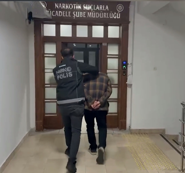 UYUŞTURUCU TİCARETİ YAPAN ŞAHIS YAKALANDI 