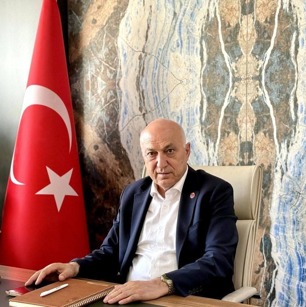 GENÇLERİN SİYASETE KATILIMI TÜRKİYE’NİN GELECEĞİ İÇİN HAYATİ ÖNEME SAHİPTİR