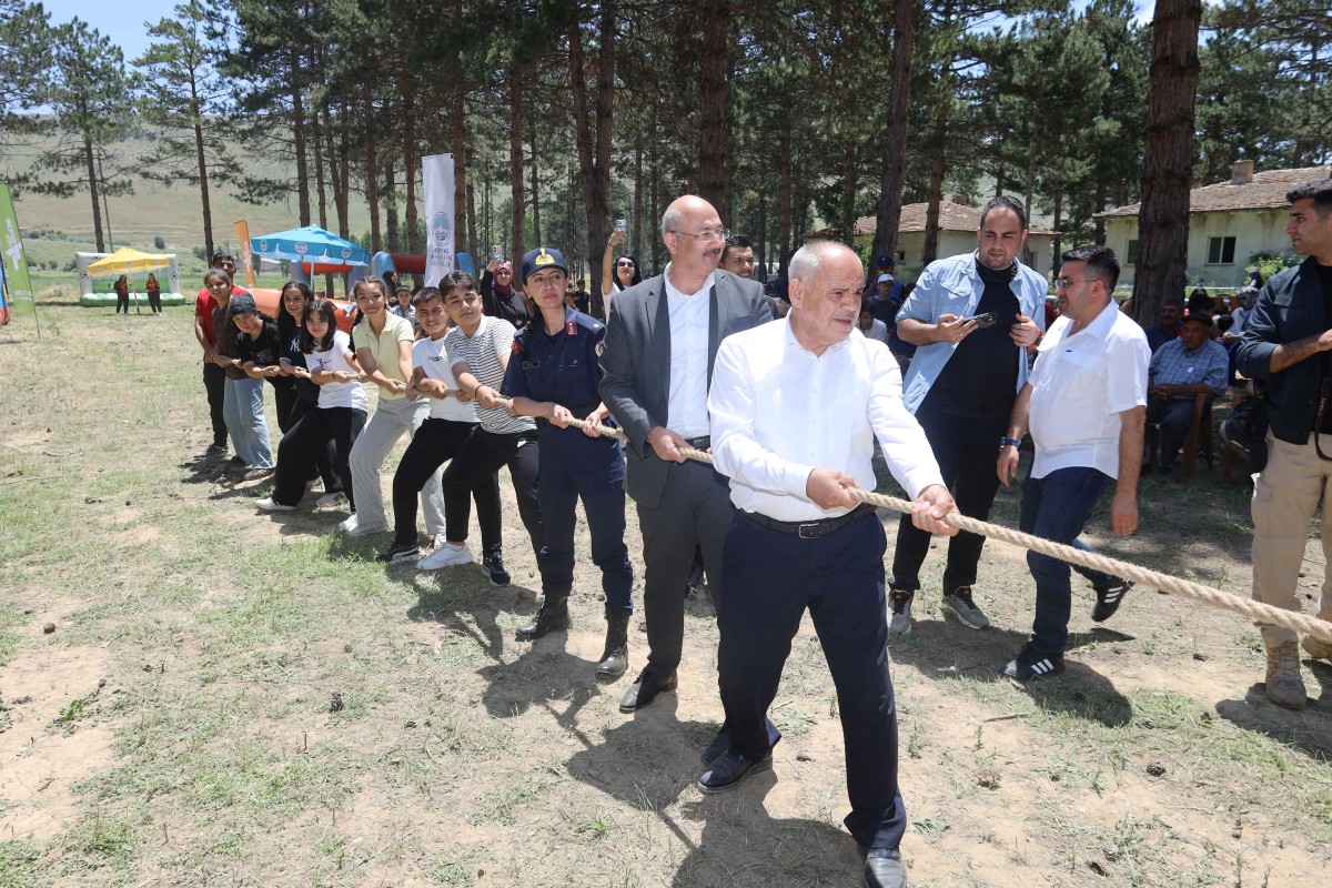 YAHYALI'DA ERVALl GENÇLER ARGE MERKEZİNDE BULUŞTU 