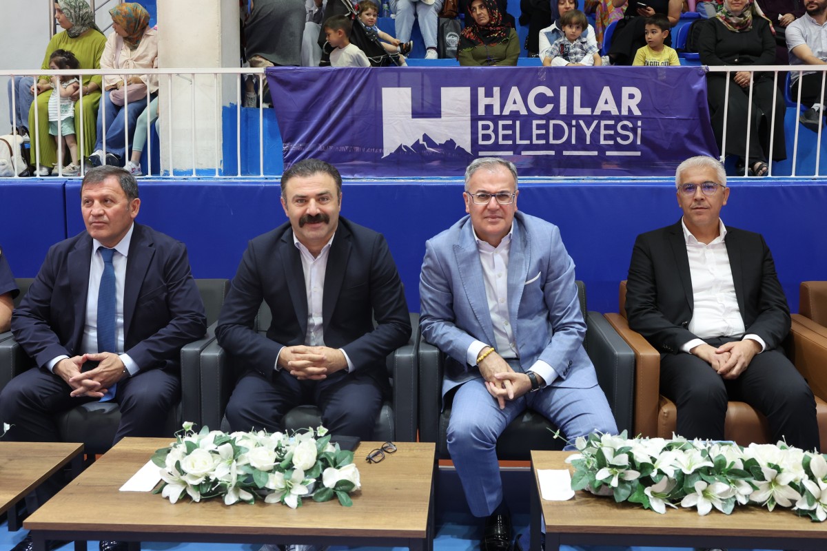 HACILAR’DA YAZ SPOR OKULLARI COŞKUYLA AÇILDI