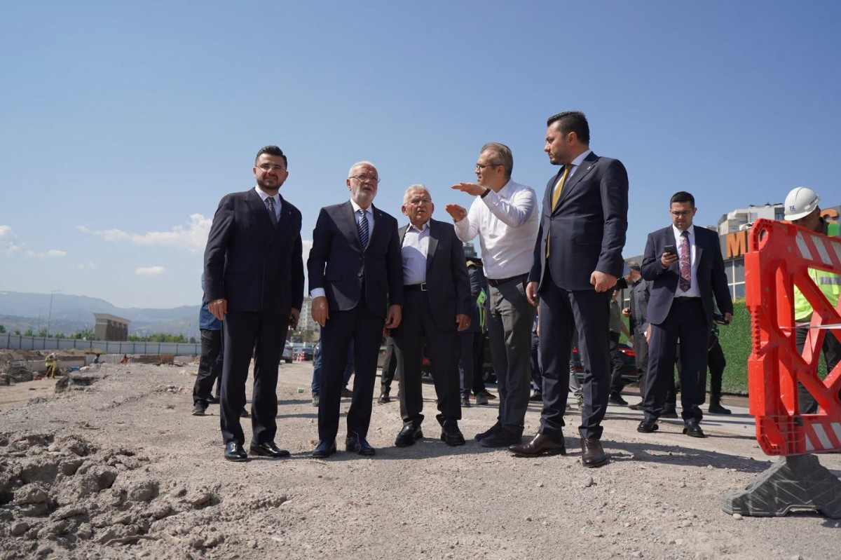 BÜYÜKKILIÇ VE ELİTAŞ, KARTAL KATLI KAVŞAĞI'NDAKİ ÇALIŞMALARI YERİNDE İNCELEDİ