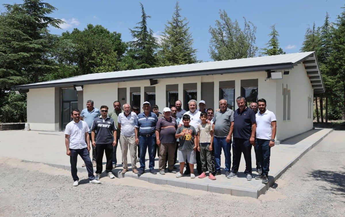 SARIMSAKLI MAHALLESİ'NDE HİZMET RÜZGARLARI ESİYOR
