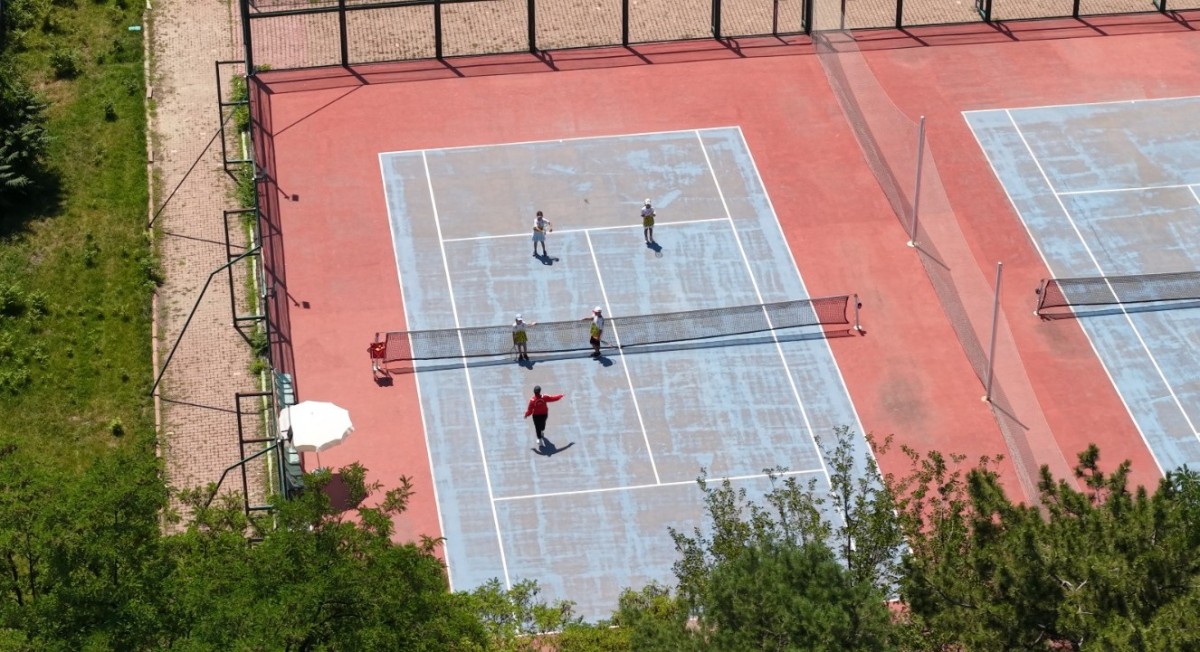 BÜYÜKŞEHİR’İN YAZ SPOR OKULLARINA REKOR KATILIM