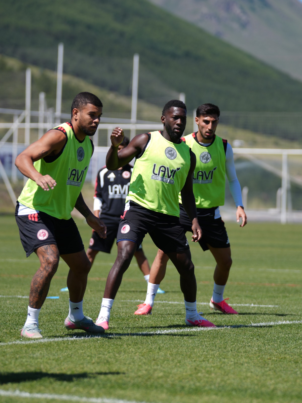 ERCİYES YÜKSEK İRTİFA KAMP MERKEZİ, 50 TAKIM HEDEFİYLE SPOR TURİZMİNİN GÖZDESİ