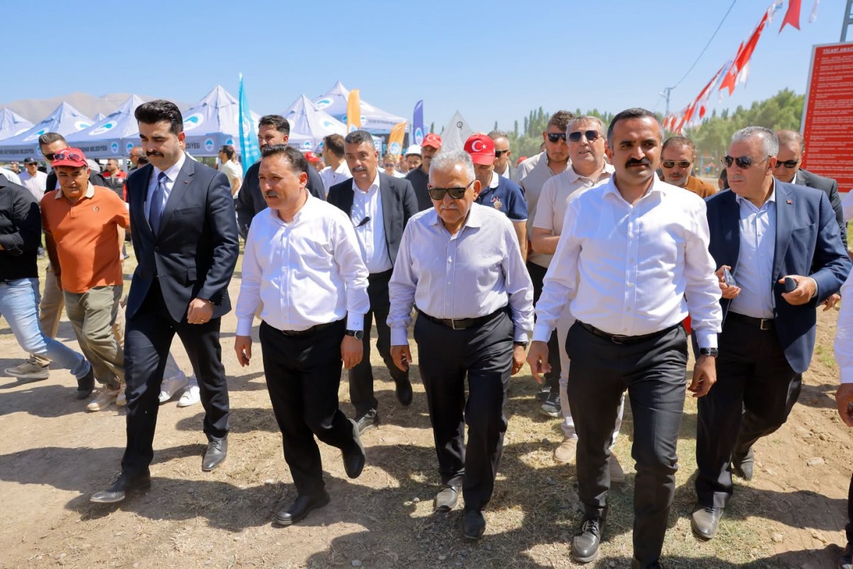 VALİ ÇİÇEK VE BAŞKAN BÜYÜKKILIÇ, BÖKE’DE 2026 SU SPORLARI SEZONU’NU AÇTI