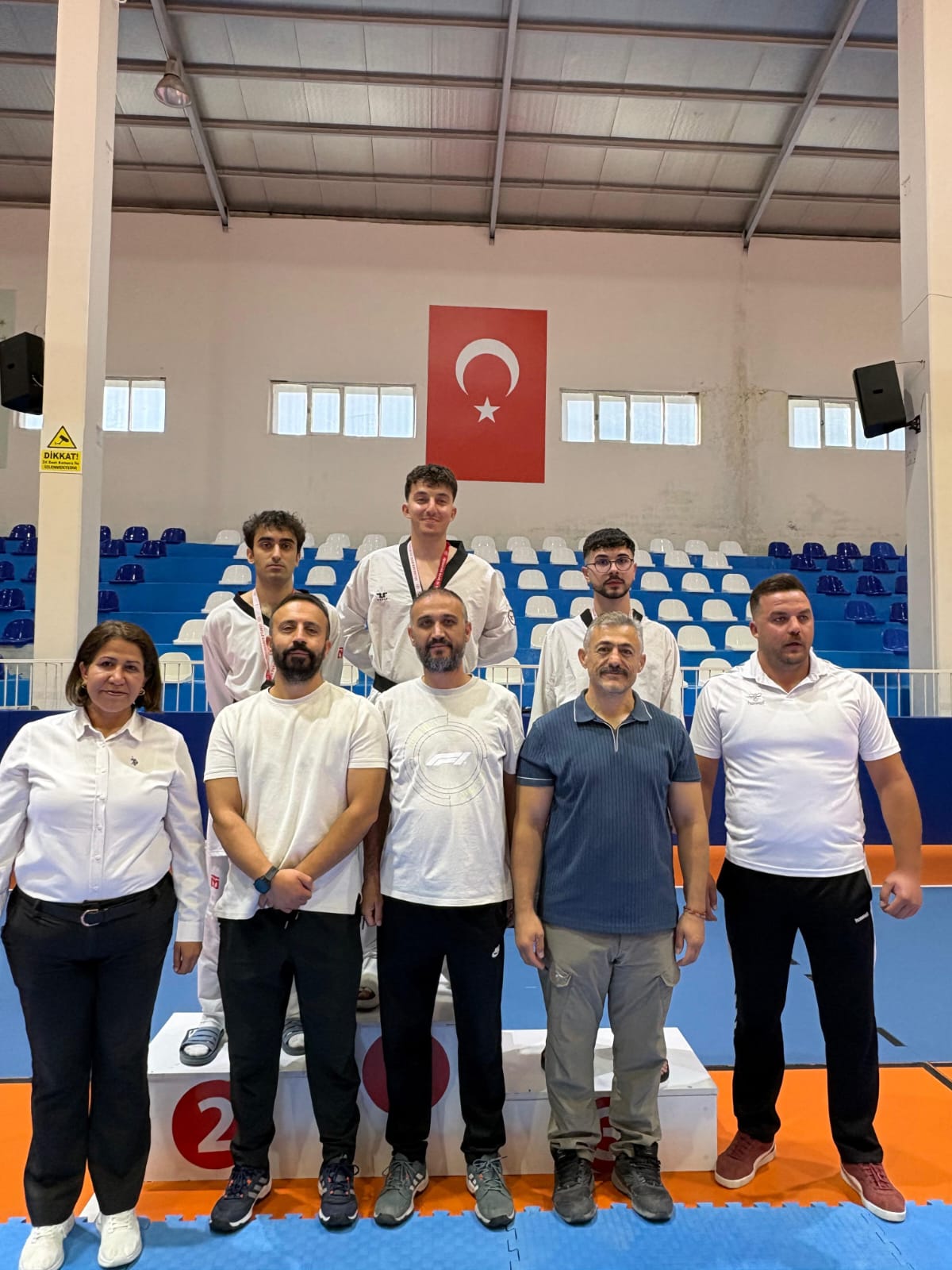 TAEKWONDO  ANTRENÖRÜ ŞAHİN MUTLU HOCA'YA VEFA