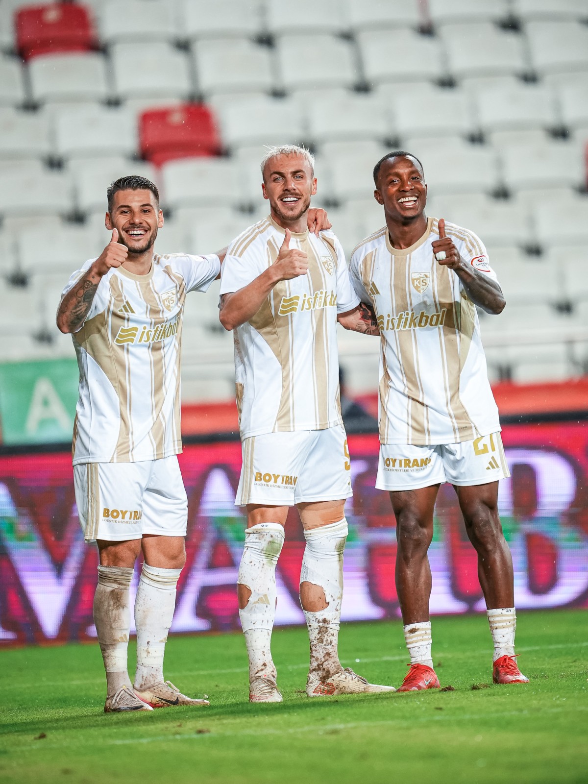 KAYSERİSPOR, ANTALYASPOR MAÇlNDA GOLLERİ DÖRTLEDİ