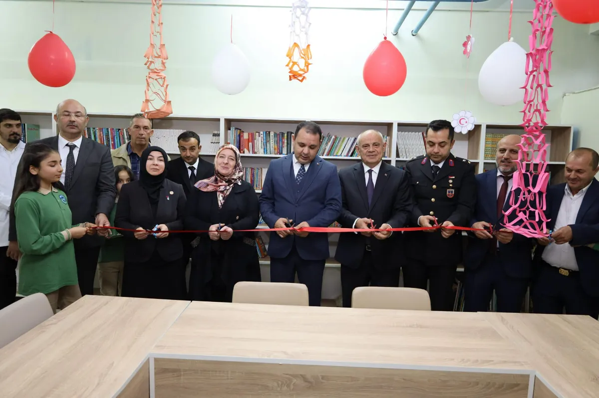 YAHYALI BALClÇAKlRl İLK OKULU KÜTÜPHANESİ AÇlLDl