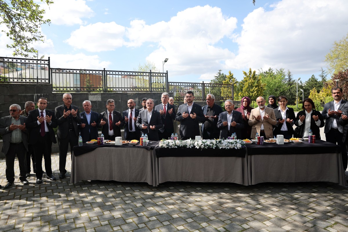 HACILAR’DA BAYRAMLAR BİRLİĞİN VE KARDEŞLİĞİN EN GÜZEL TABLOSUDUR