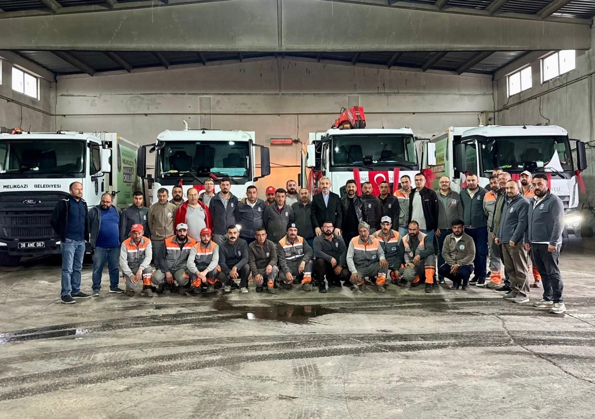 BAŞKAN NAVRUZ'DAN BAYRAM MESAİSİ YAPAN ÜYELERE ZİYARET 