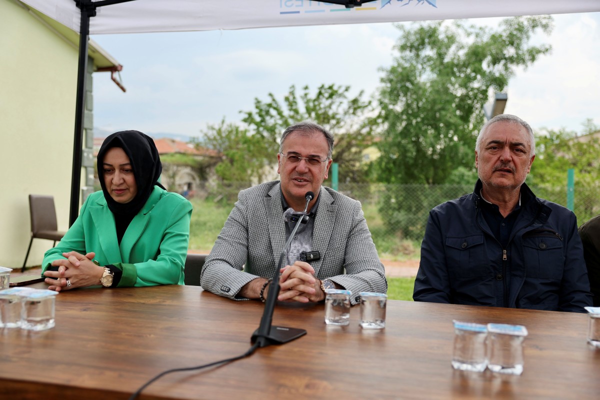 BAŞKAN ÖZDOĞAN: “HACILAR’A YAKIŞIR ŞEKİLDE HİZMET ETMEK İÇİN ÇALIŞIYORUZ’