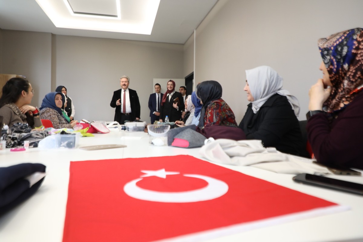 MELİKGAZİ BELEDİYESİ GÜLÜK SOSYAL YAŞAM MERKEZİ TANITIM GÜNLERİ BAŞLIYOR