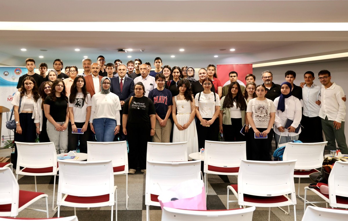 REKTÖR PROF. DR. FATİH ALTUN, MARİFET MEKTEBİ ÖĞRENCİLERİ İLE BİR ARAYA GELDİ