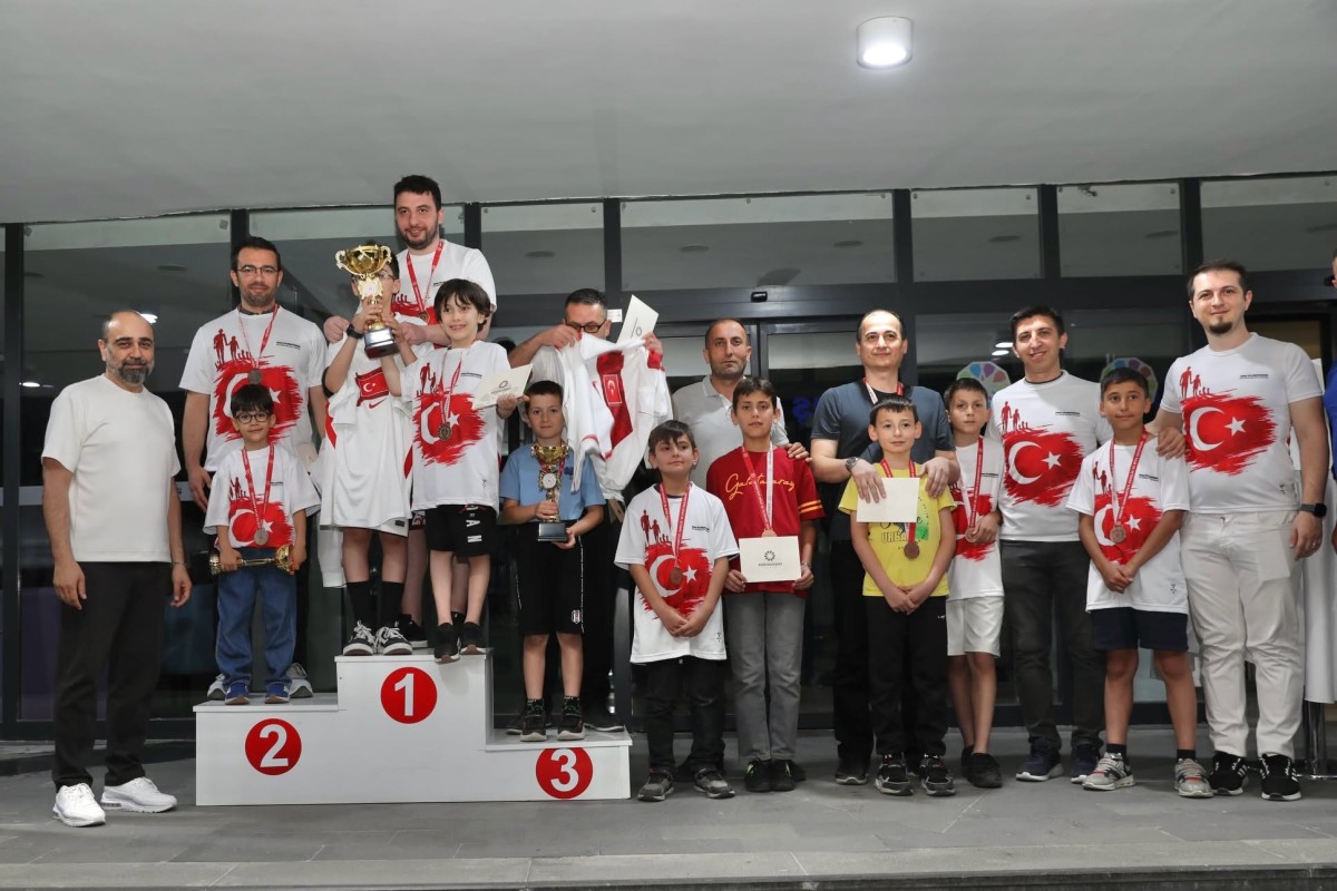 KOCASİNAN’DA AİLE BAĞLARINI GÜÇLENDİREN SATRANÇ TURNUVASI