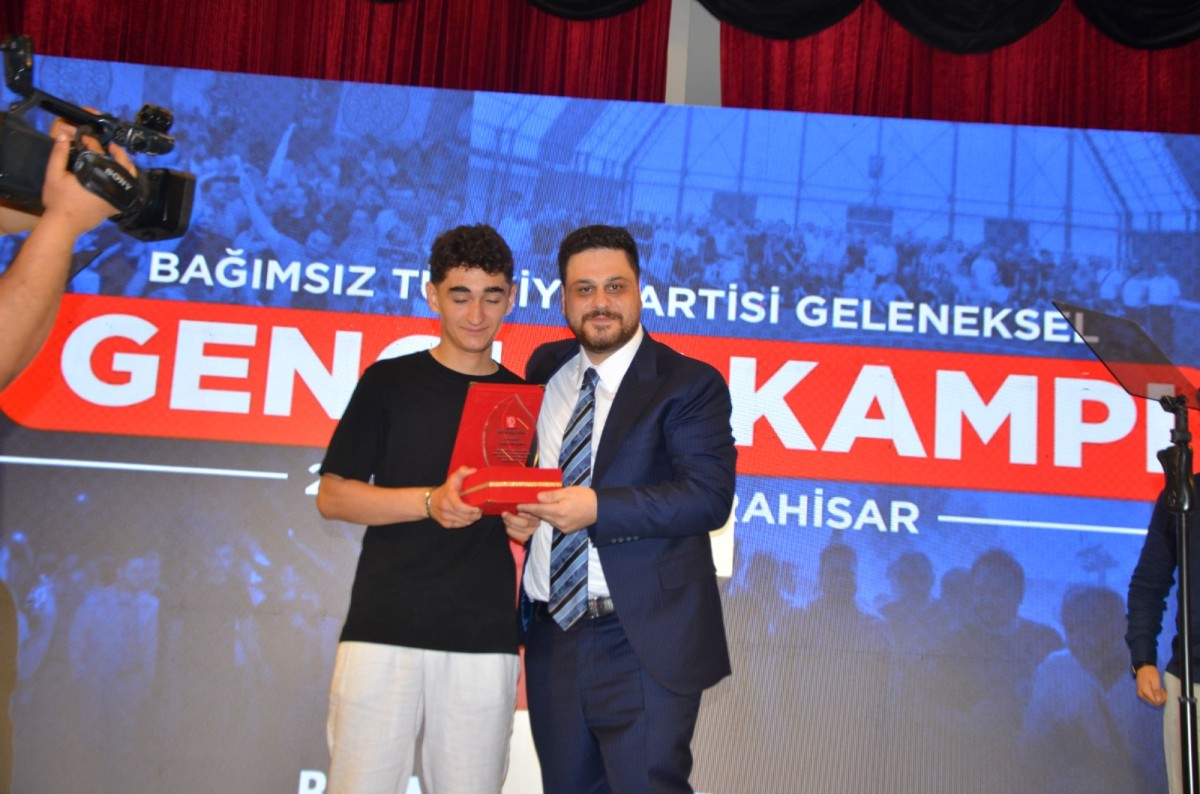BAŞ: İSTİKBAL BİZİZ, BİZ GELECEĞİZ...