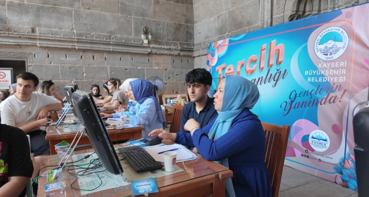 BÜYÜKŞEHİR’İN ÜCRETSİZ YKS TERCİH DANIŞMANLIĞINA YOĞUN İLGİ