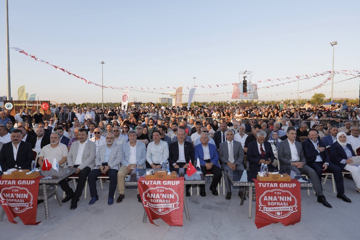 DADALOĞLU ŞENLİKLERİNDE DEV BULUŞMA