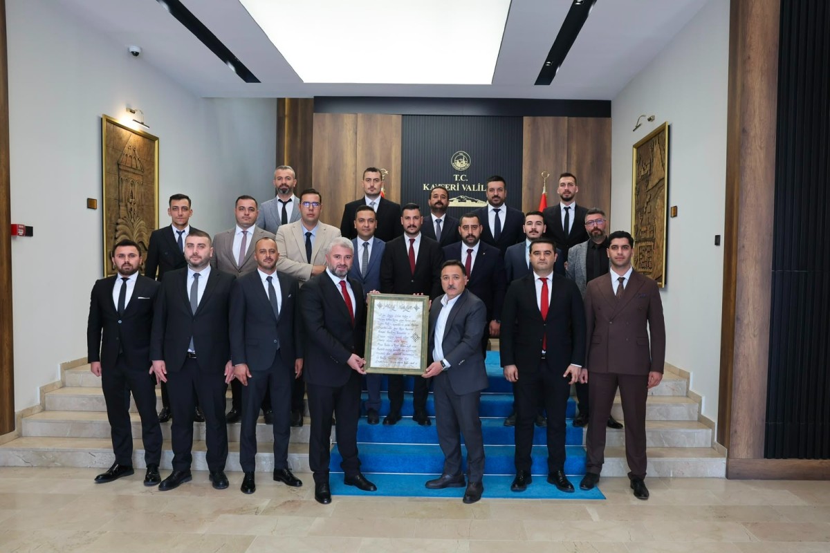 AHİLER'DEN VALİ ÇİÇEK'E ZİYARET