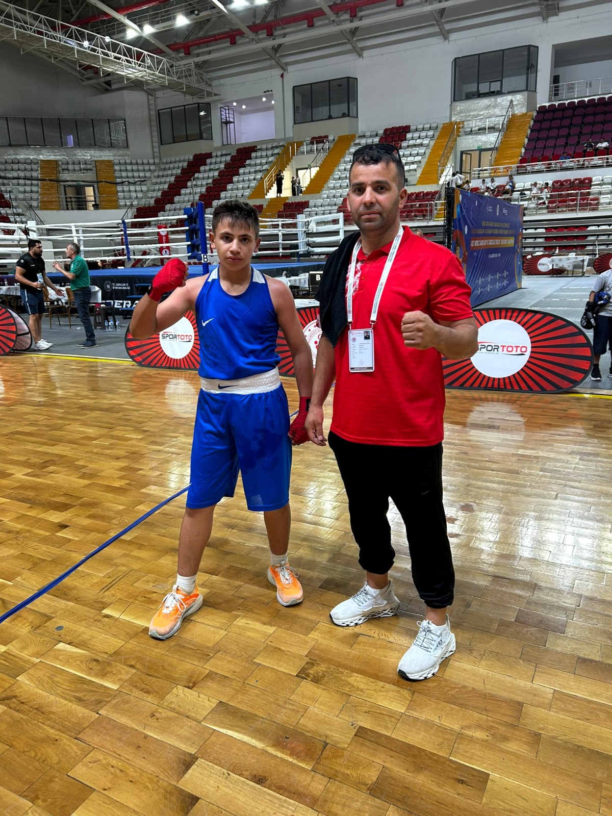 ŞAMPİYONLUK İÇİN RİNGE ÇIKIYORLAR 