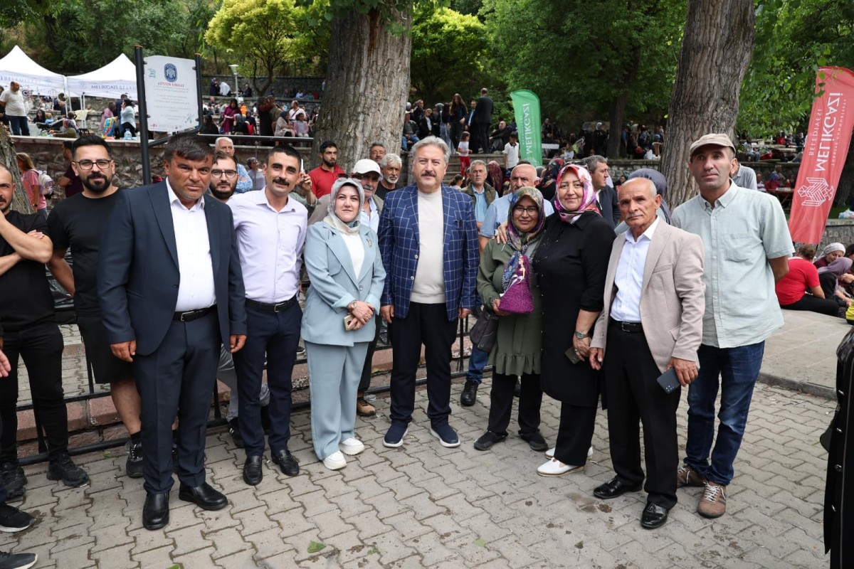 AĞIRNAS PİLAV ŞENLİĞİ’NDE VATANDAŞ VE MUHTARLARLA BİR ARAYA GELDİ