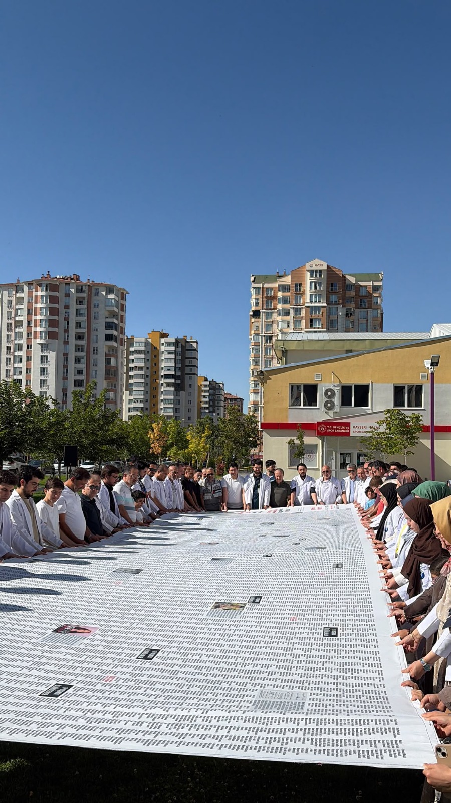 HEKİMHANE KULÜBÜ İLE SAĞLIK VE MEDENİYET DERNEĞİ GAZZELİ ŞEHİT ÇOCUKLAR İÇİN BİR ARAYA GELDİ
