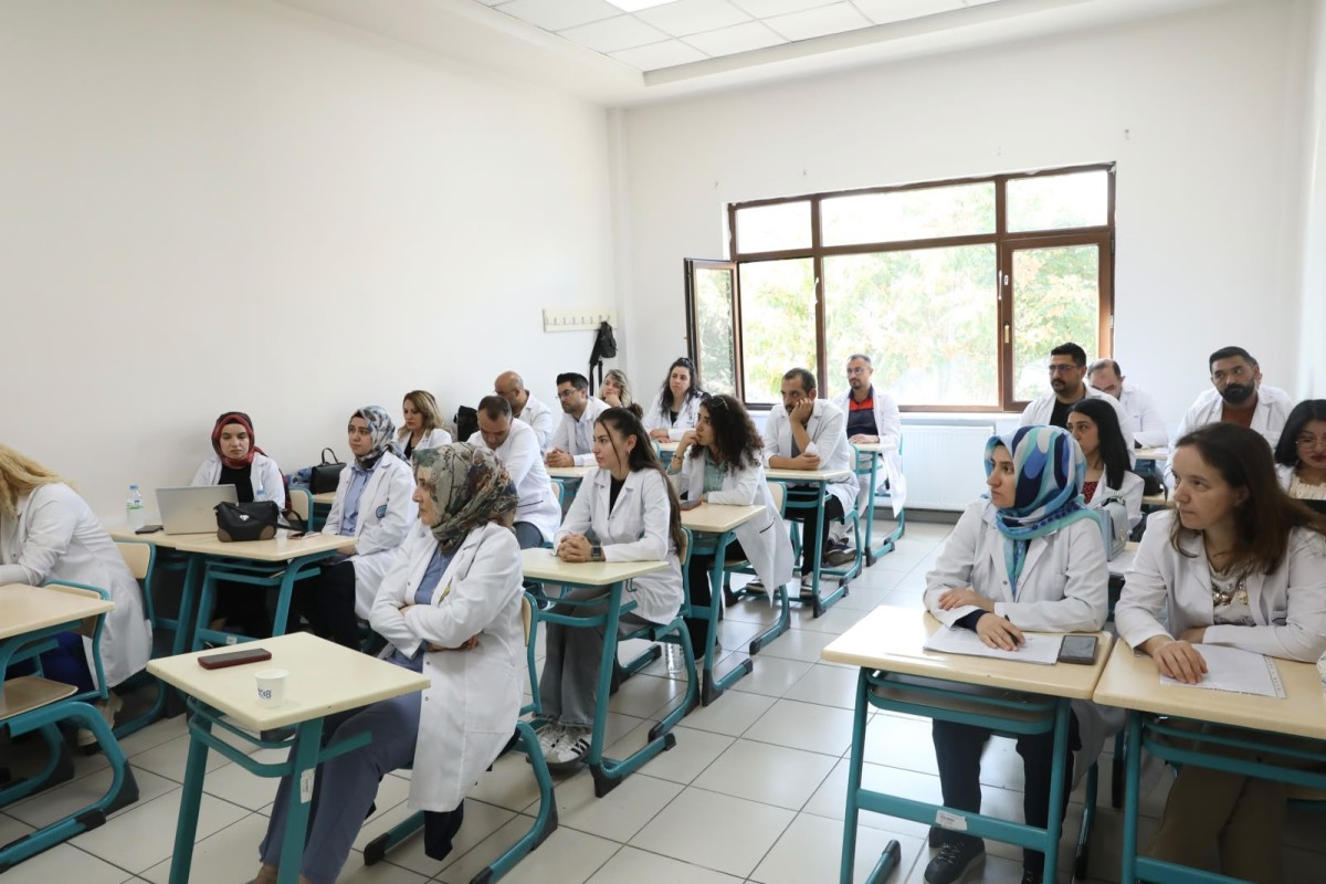 GENÇ KAYMEK’TE YENİ DÖNEM HAZIRLIKLARI ZÜMRE ÇALIŞMALARIYLA BAŞLADI
