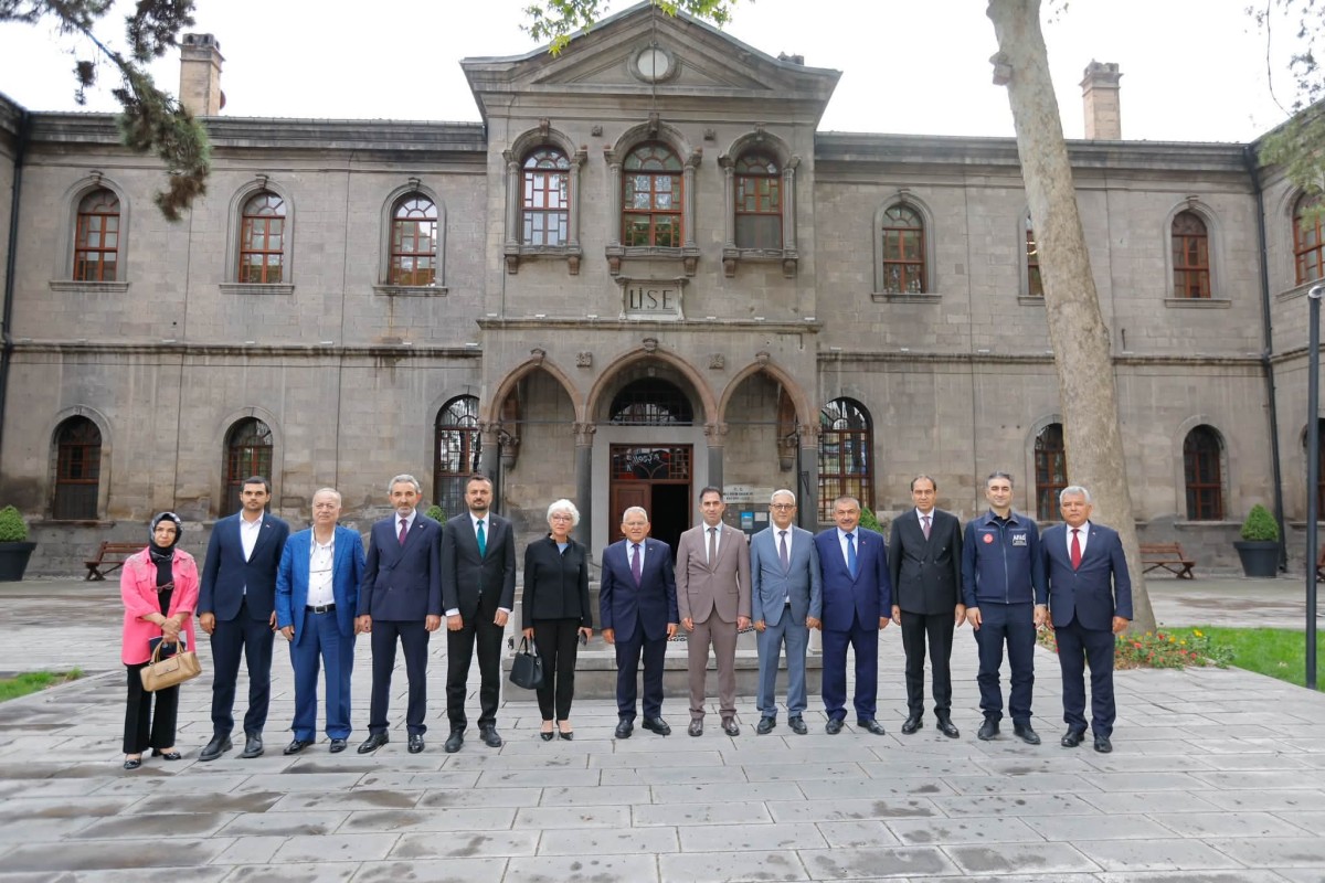 BÜYÜKKILIÇ, KENT KONSEYİ'NİN YENİ YÖNETİMİ İLE BULUŞTU