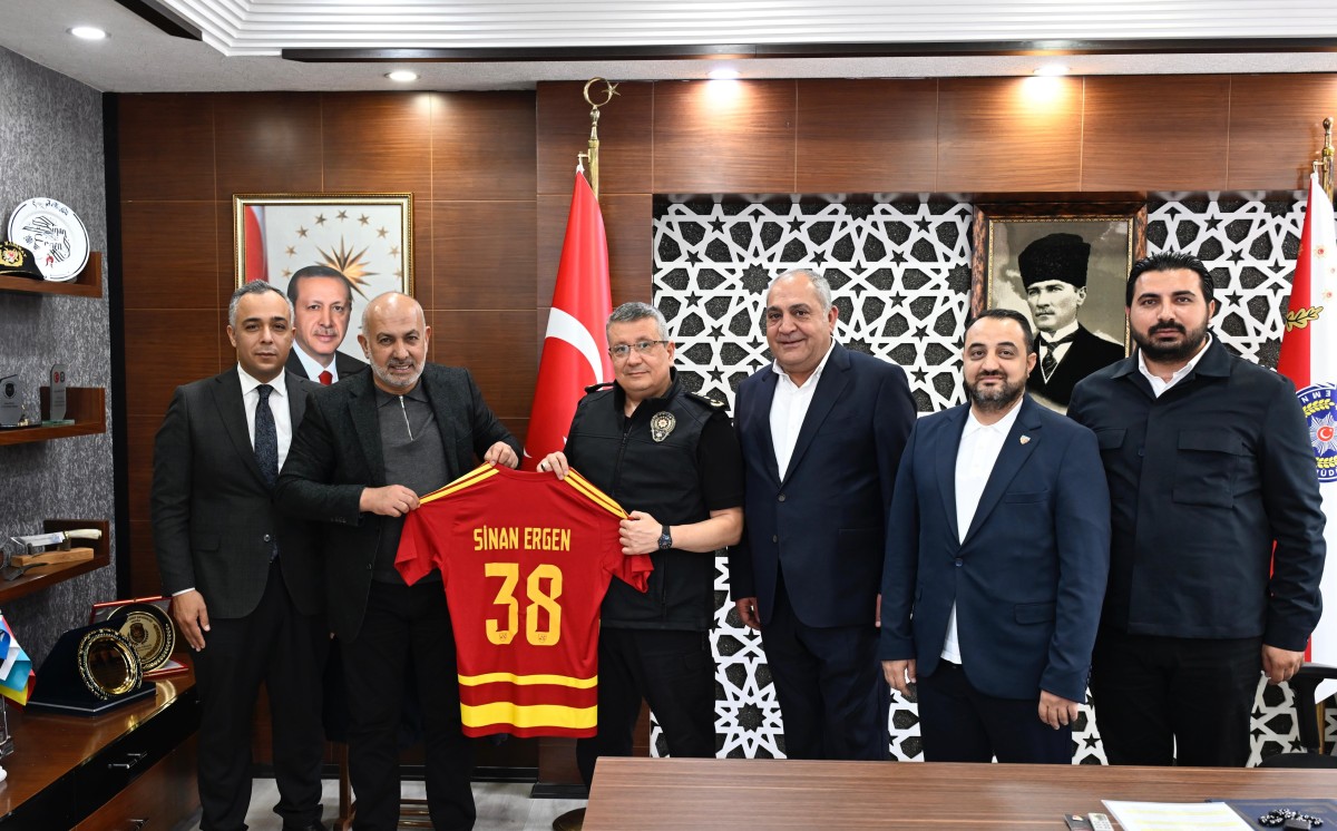KAYSERİSPOR YÖNETİM KURULUNDAN YENİ EMNİYET MÜDÜRÜNE HOŞ GELDİN ZİYARETİ 