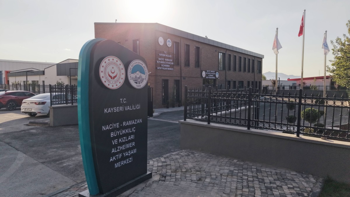 ALZHEİMER HASTALARI VE AİLELERİNE UMUT OLACAK MERKEZ AÇILIYOR