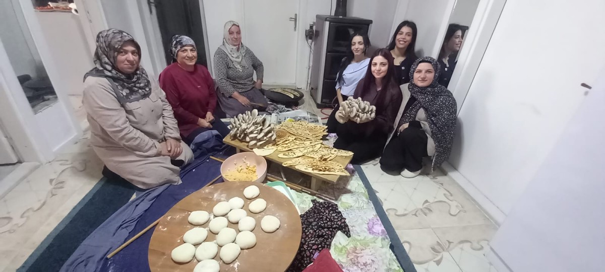 DEVELİ LEZZETLERİNE İSTİRİTYE MANTAR BÖREĞİ DE EKLENDİ